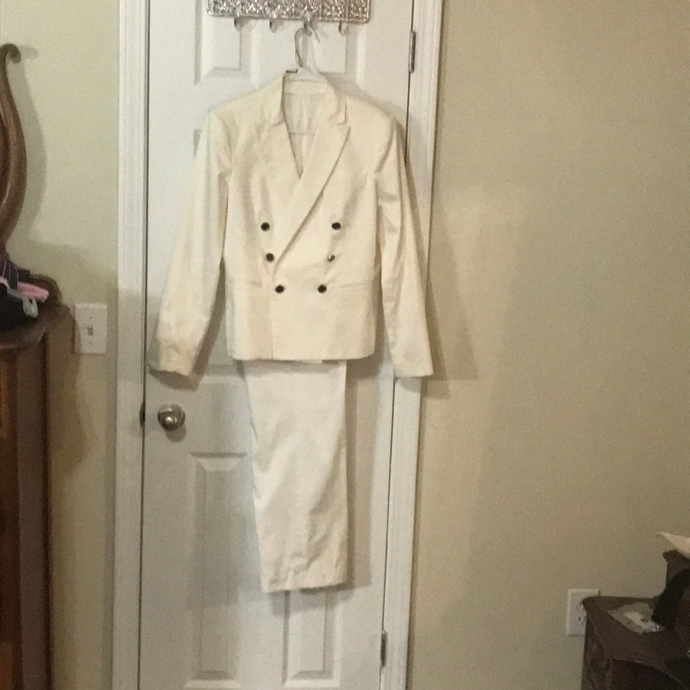 Nine West Off White Pant Suit